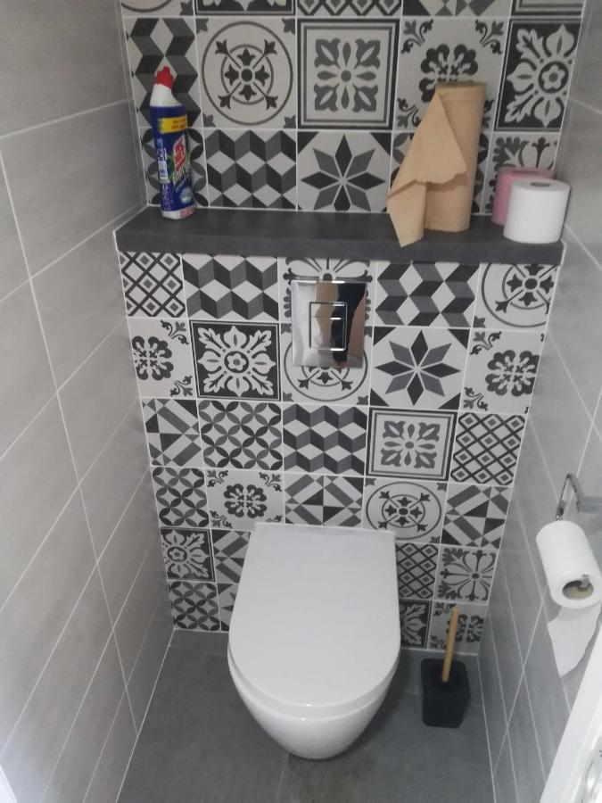 Appartement Dans Maison Atypique Montrond-les-Bains Exterior foto