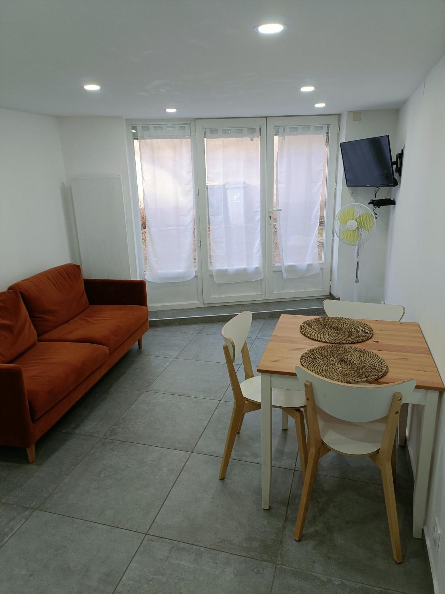 Appartement Dans Maison Atypique Montrond-les-Bains Exterior foto